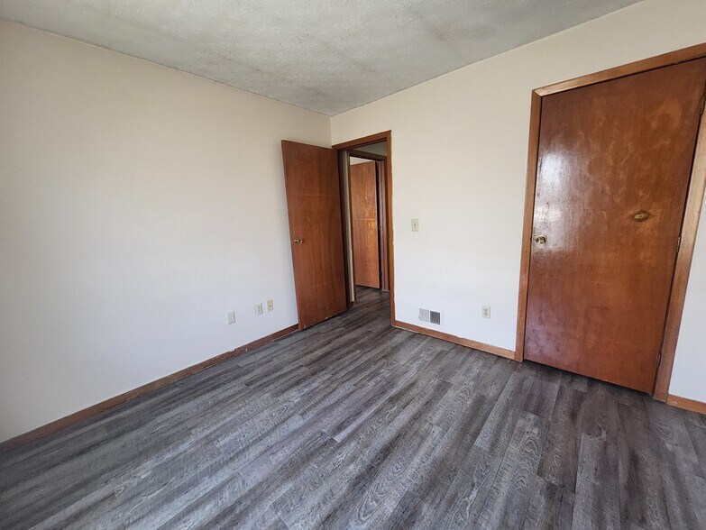 Building Photo - 208 Heritage Cir