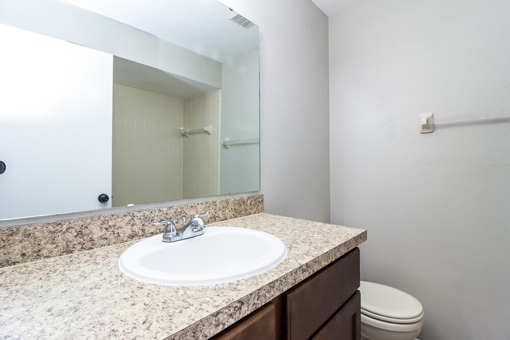 Building Photo - 1042 Alpug Ave