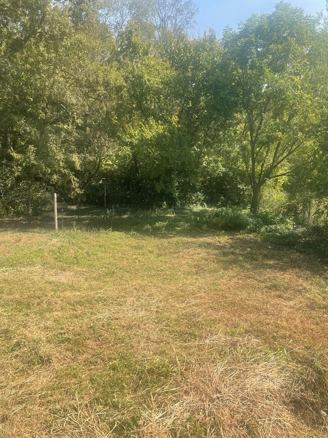 Building Photo - Knoxville 37920 - 3 bedroom, 1 bath home -...