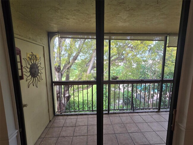 Building Photo - 733 SE 1st Way