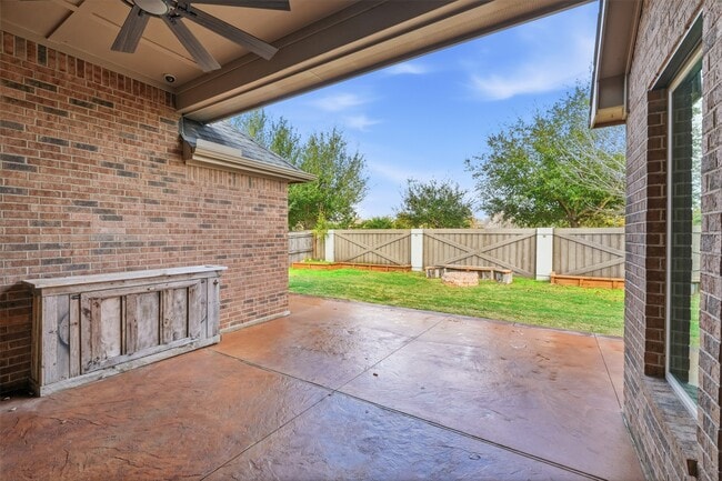 Building Photo - 806 Butterfly Garden Trail