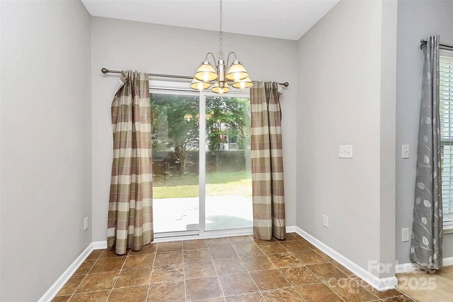 Building Photo - 1340 Hammond Dr