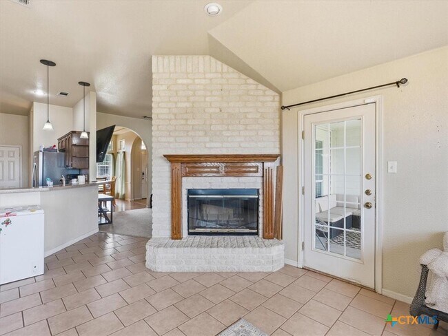 Building Photo - 1200 Lancelot Dr