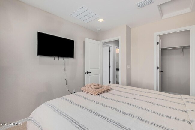 Building Photo - 5654 N 88th Ln