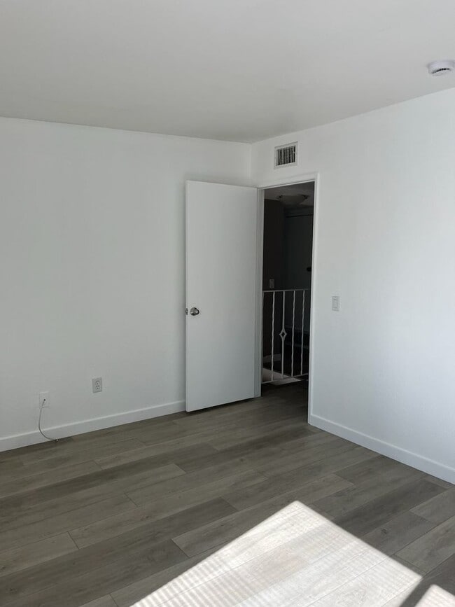 Building Photo - Conveniently located home featuring 2 main bedrooms!
