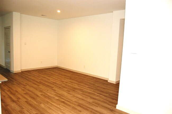 Building Photo - 7702 Sleek Flock Ln