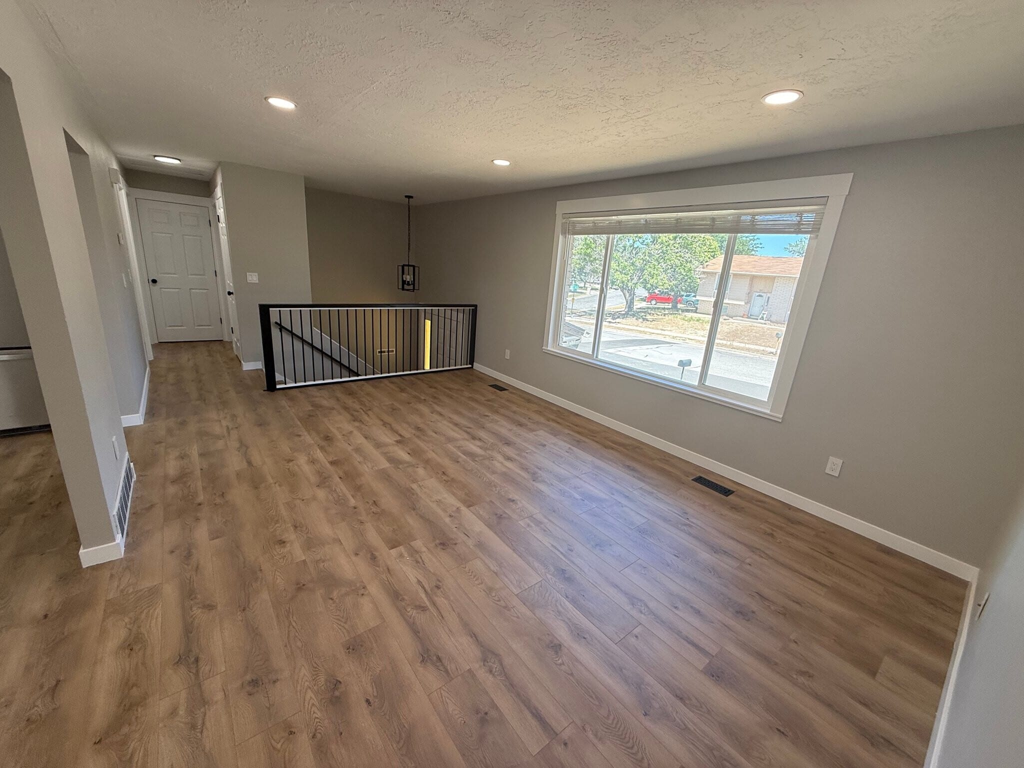Building Photo - 992 Sunburn Lane 11575 S