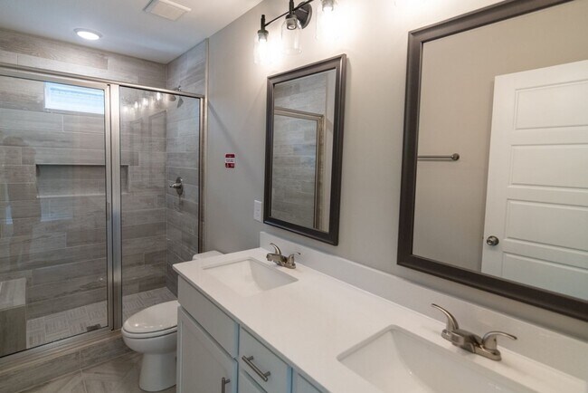 Building Photo - Contemporary 3-Bedroom Beauty with Walk-In Closet and Tile Shower Retreat
