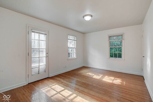 Building Photo - 5043 Boulevard Pl