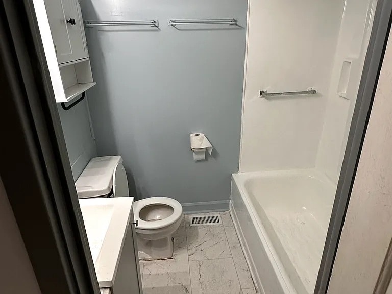 Building Photo - 726 McArthur Blvd