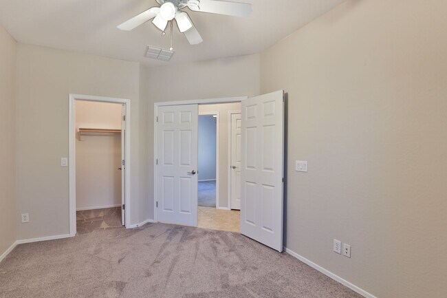 Building Photo - **Beautiful Home in Gilbert, AZ**