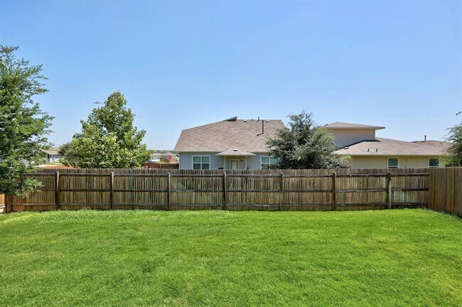 Building Photo - 7800 Linda Michelle Ln