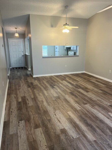 Building Photo - 6796 Basswood Cir