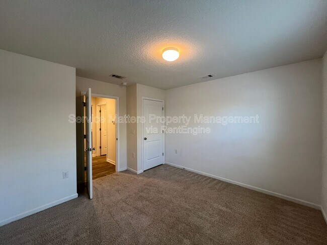 Building Photo - 4080 Roosevelt Way