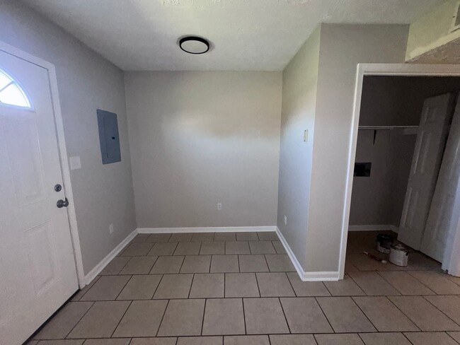 Building Photo - 107 Grogan Cir