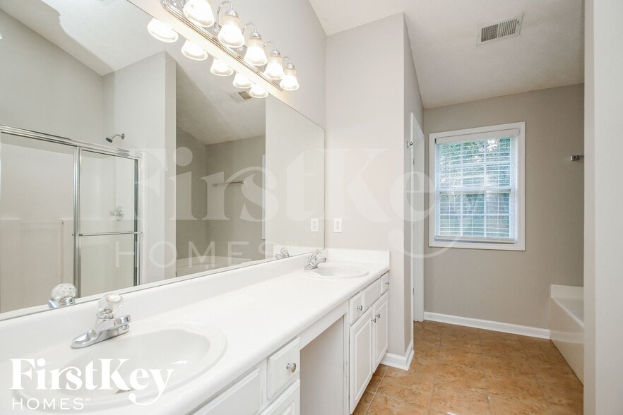 Building Photo - 90 Avonlea Dr