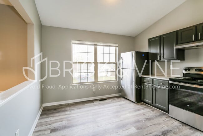 Building Photo - 5727 Sundial Dr