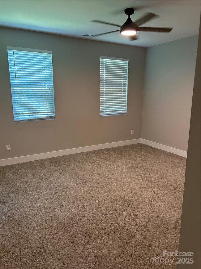 Building Photo - 106 Snyder Ct NE