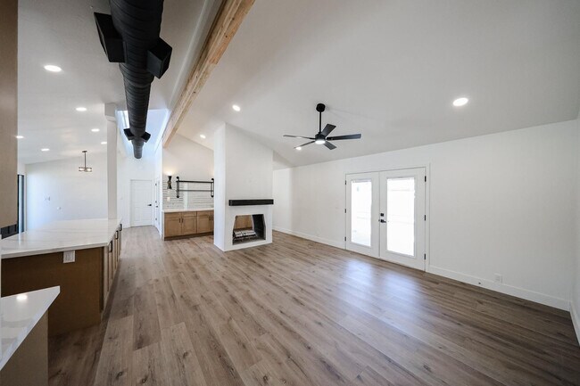 Building Photo - 3001 W Mercer Ln
