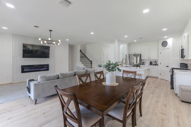 Building Photo - 19 Nagshead Pl
