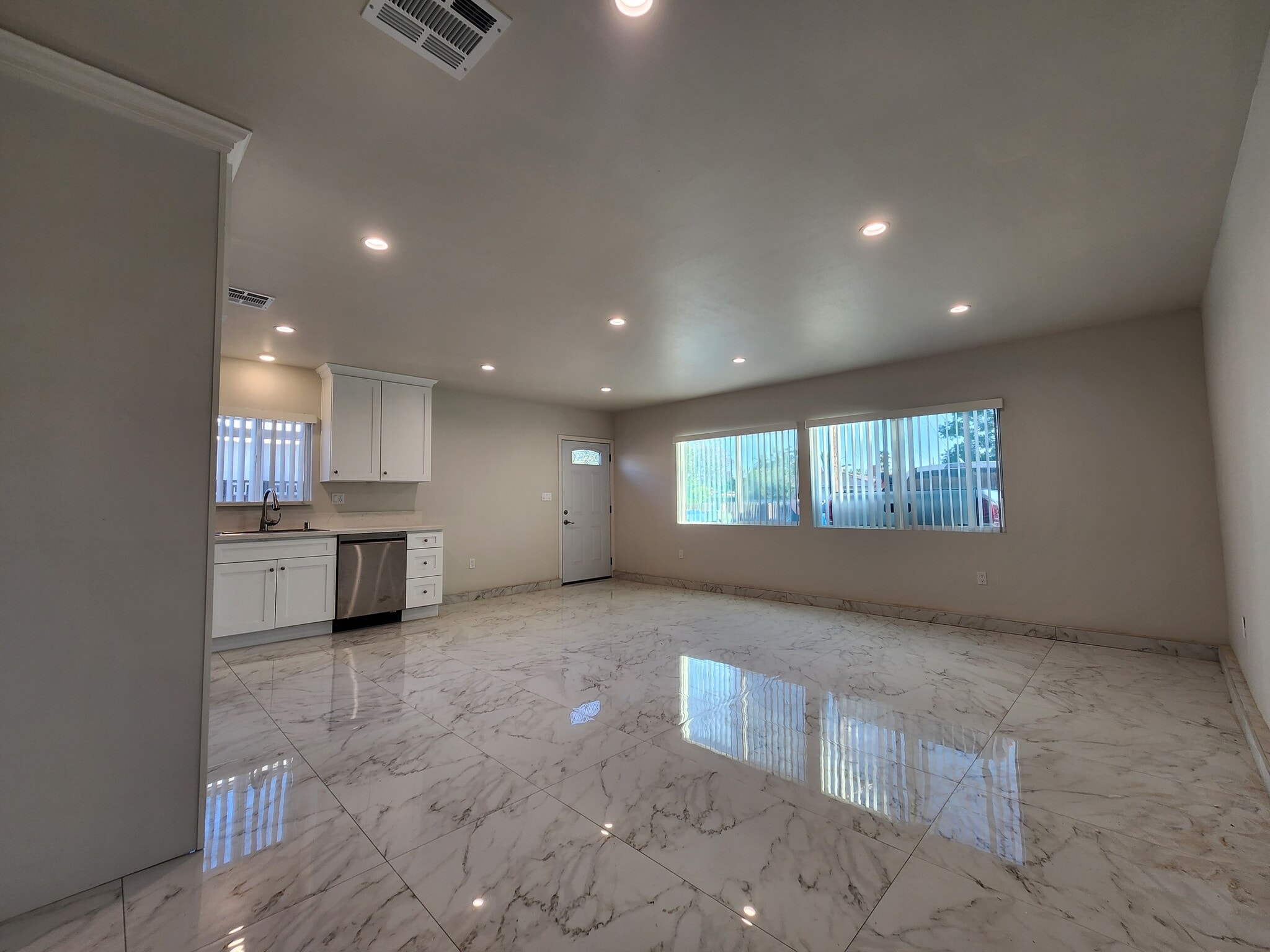 Building Photo - 9322 Cayuga Ave