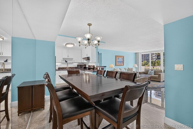 Building Photo - 630 Ocean Dr