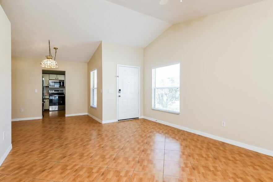 Building Photo - 2282 Santa Lucia St