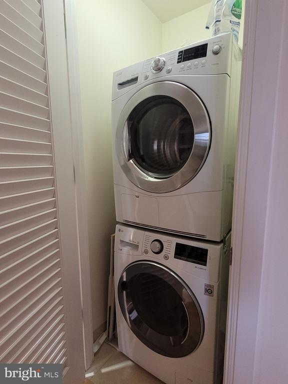 Building Photo - 1701 Locust St