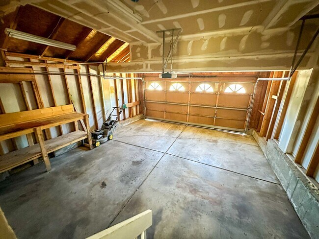 Building Photo - A perfect Highlands Ranch 4-bedroom home