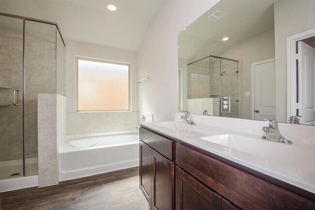 Building Photo - 6508 Wild Cilliment Ct