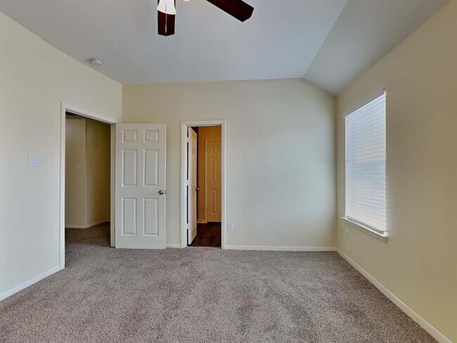 Building Photo - 6424 Mountain Pines Ln