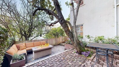 Building Photo - Beautifully Updated Flat with Gourmet Kitchen & Private Outdoor Retreat