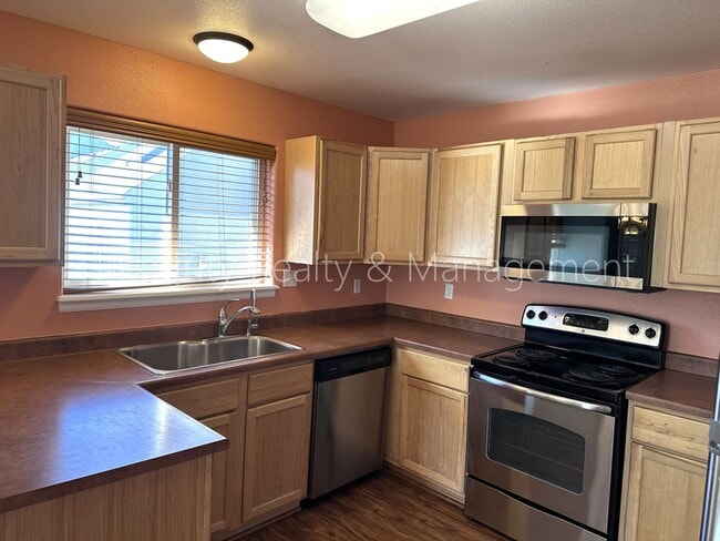 Building Photo - 442 Antero St