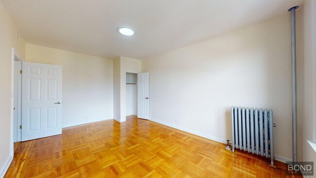 Building Photo - 620 W 171st St