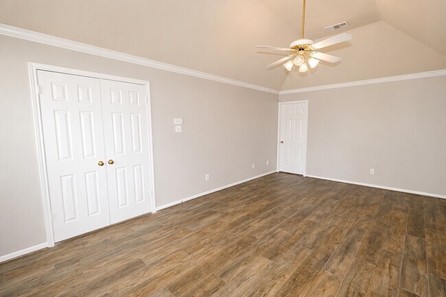 Building Photo - 7014 Morningside Dr