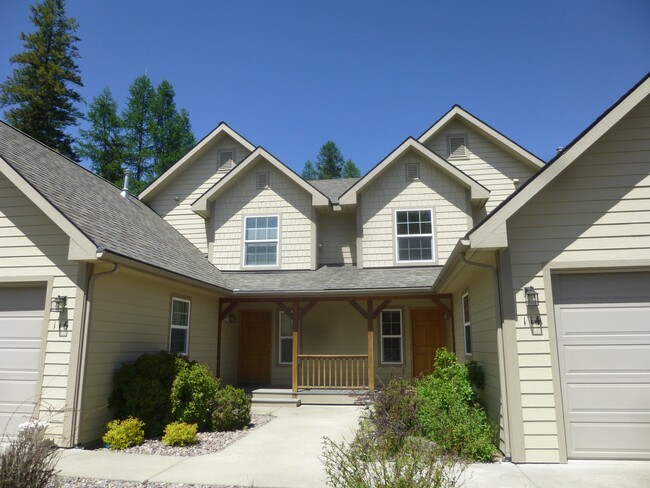 Building Photo - Fabulous Townhome Near Grouse Mountain Lodge