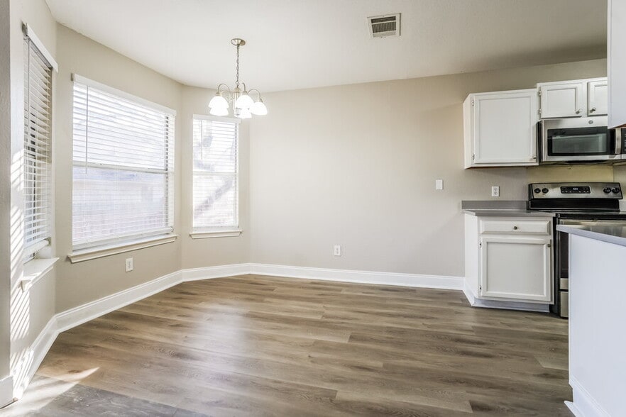 Building Photo - 809 Bushmills Ct