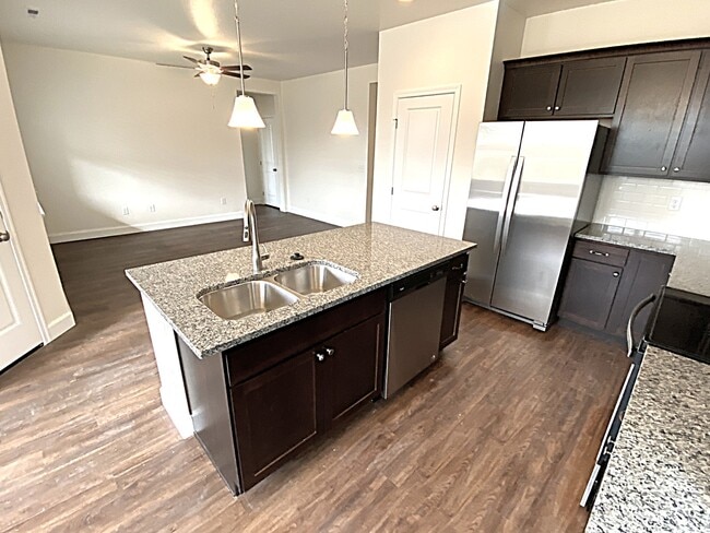 Building Photo - 309 E Sicily Dr