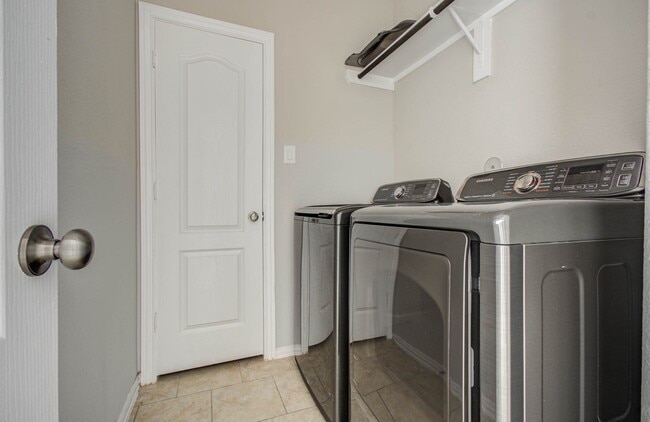 Building Photo - 7427 French Quarter Ct