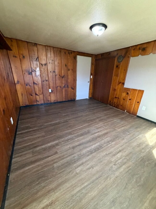 Building Photo - Newly Remodeled 3Bed/ 1Bath