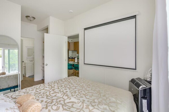 Building Photo - 2658-72 Broadway-SI ID1307919P