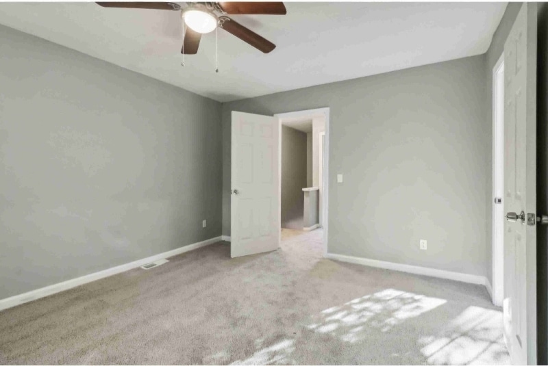 Building Photo - 3439 Bayshore Dr