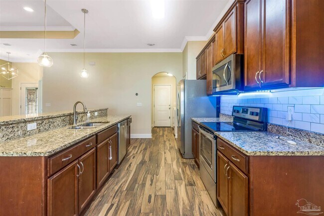 Building Photo - 305 Friar Tuck Rd