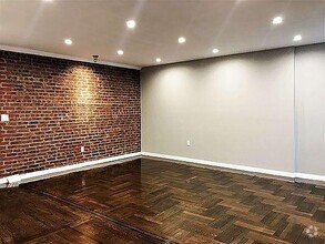 Building Photo - 3 bedroom in BRONX NY 10462