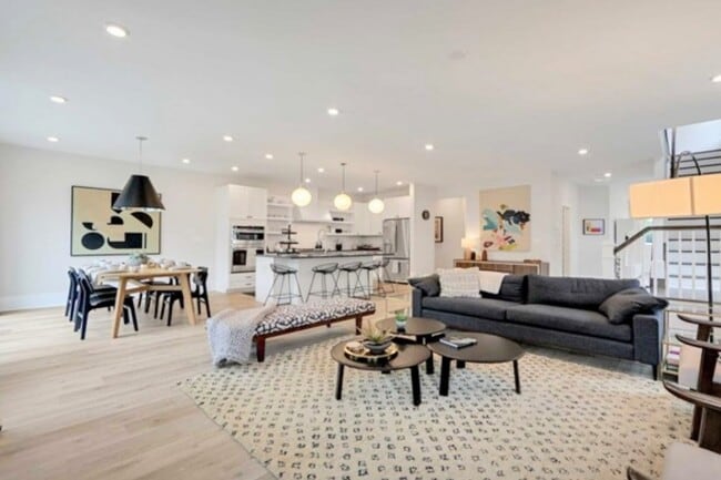 Building Photo - 1 Davies Dr