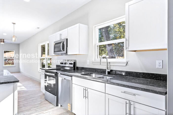 Building Photo - 1617 Roanoke Ave