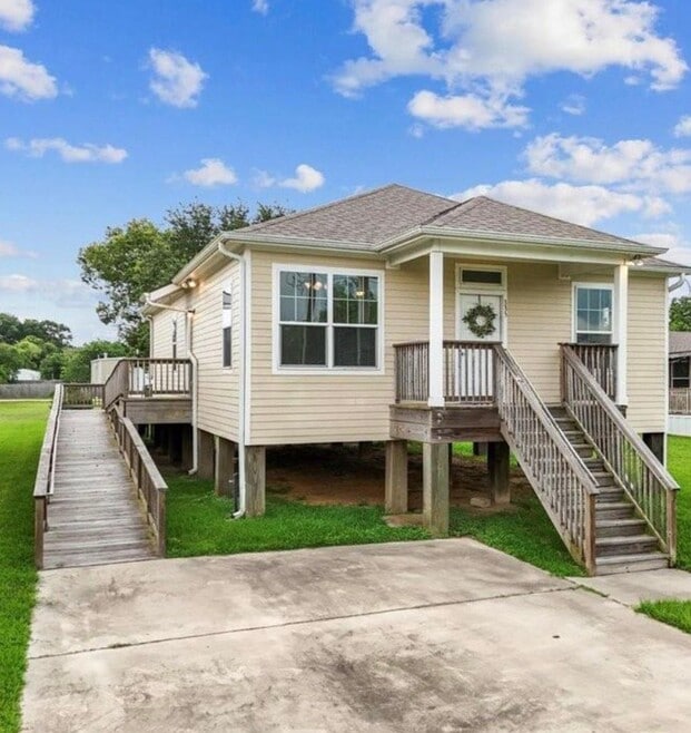 Building Photo - 335 6th St