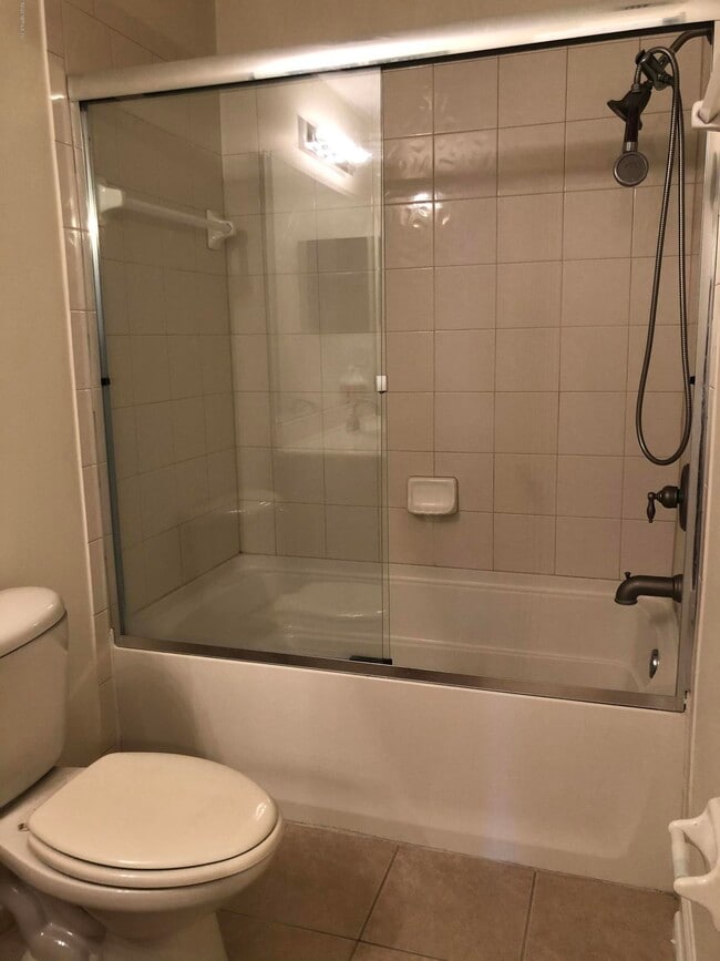 Building Photo - 1521 Fieldview Dr