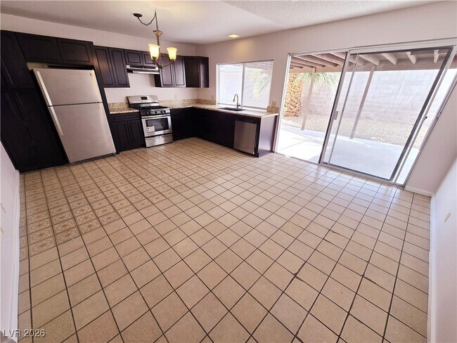 Building Photo - 1108 Meadbrook St