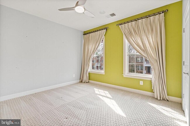 Building Photo - 4561 Rona Pl